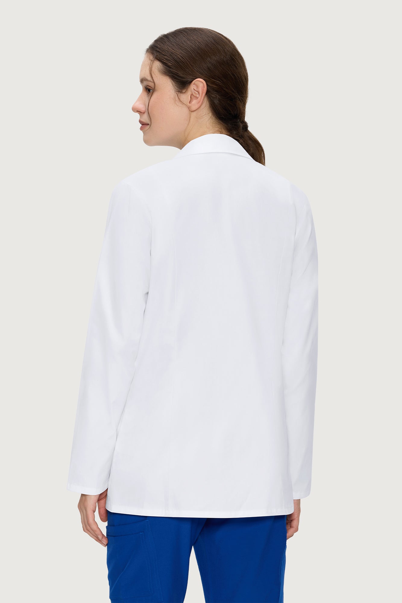 Lab Coat for Women with 3 Pockets, Professional White Women's Lab Coat Long Sleeve, Hip-Length Fit