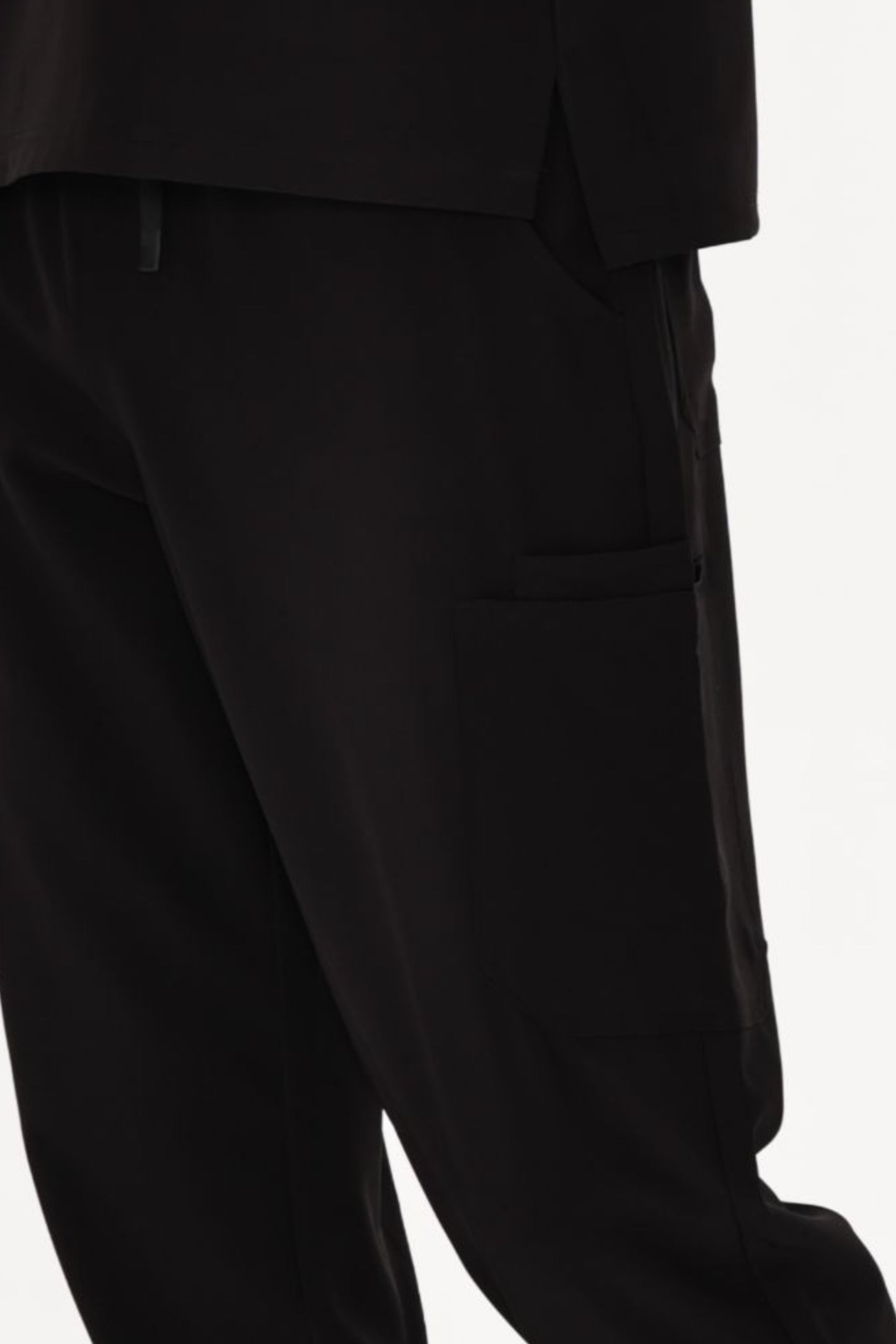 COZYFIT 4 Pockets V-Neck Scrub Top and 7 Pockets Jogger Pants Mens Scrubs Set